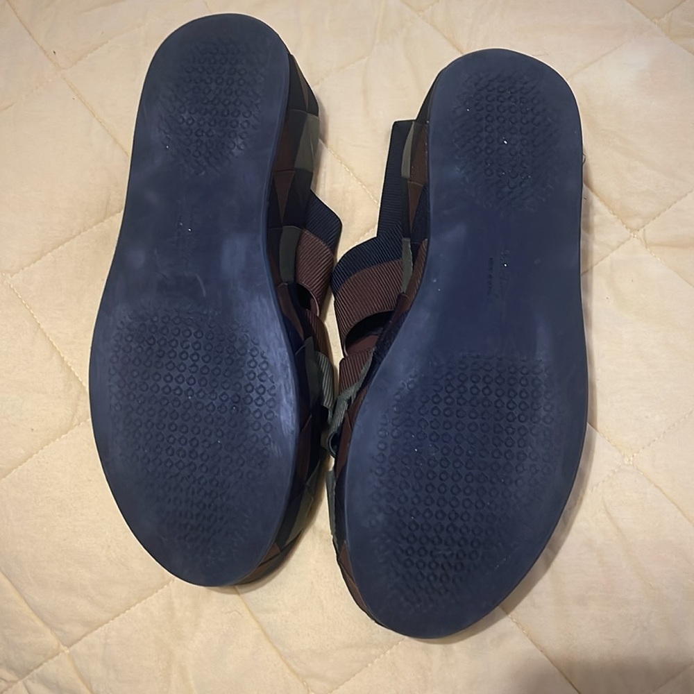 Salvatore Ferragamo sling back wedges in excellent condition size 11 - Picture 4 of 4